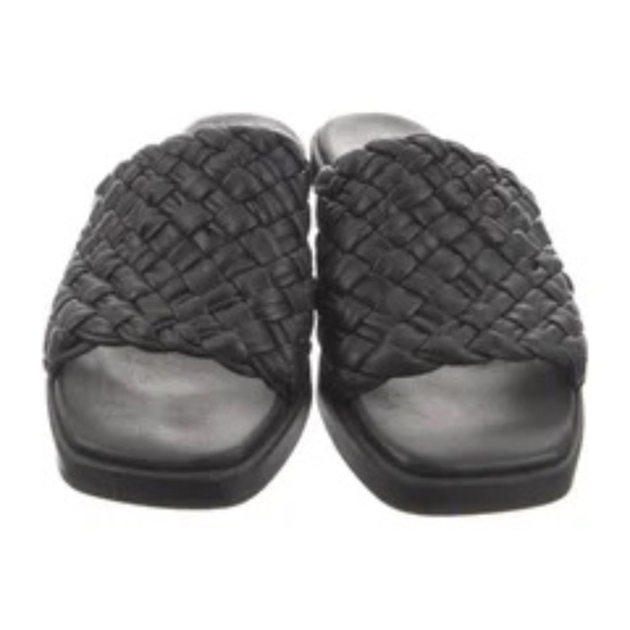 Vince Black Rumi Slide Sandals size 9M/39 - Barely Worn - Picture 1 of 3